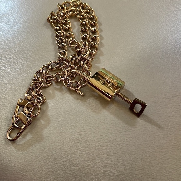 Vintage LV Lock Key from the 70’s After Market Chain - Picture 4 of 6